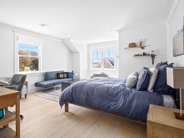 2 Beach Ln, Hingham MA 02043