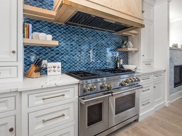 2 Beach Ln, Hingham MA 02043