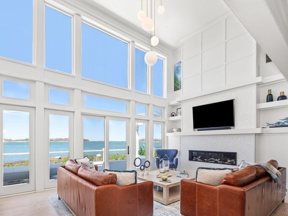 2 Beach Ln, Hingham MA 02043