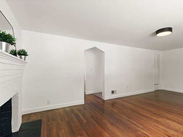 356 S Main St, Sharon MA 02067