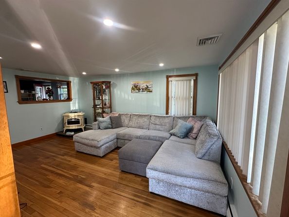 31 Fairchild Ave, Saugus MA 01906