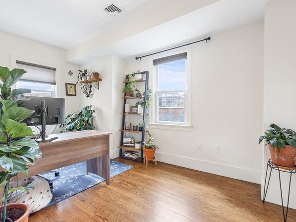 46 Washburn Street 46, Watertown MA 02472