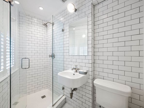 6 West Hill Place, Boston MA 02114