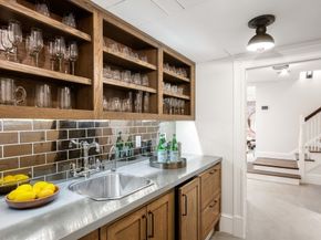 6 West Hill Place, Boston MA 02114