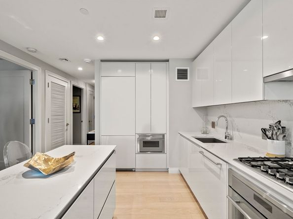 133 Seaport Boulevard 716, Boston MA 02210