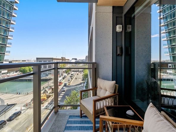 133 Seaport Boulevard 716, Boston MA 02210