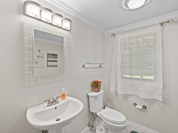 6 Sunrise Avenue, Auburn MA 01501