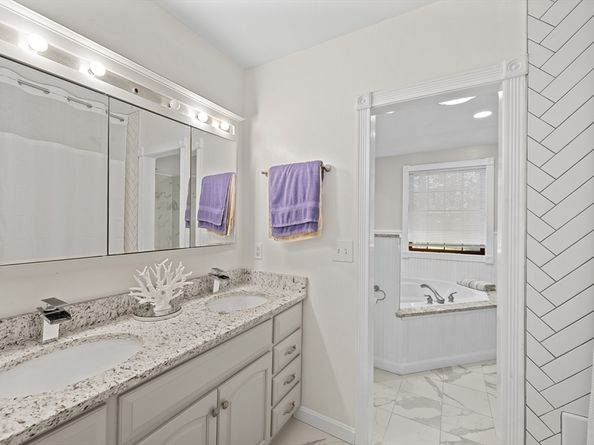 6 Sunrise Avenue, Auburn MA 01501