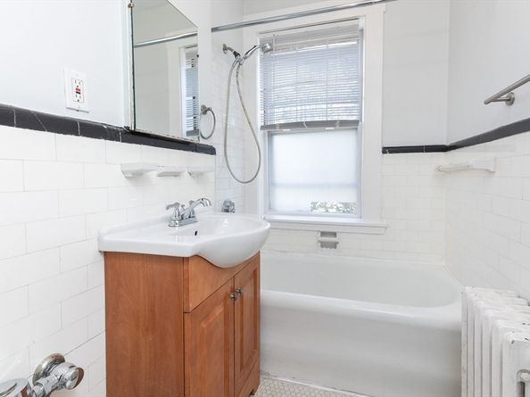 22 Concord Ave 10, Cambridge MA 02138