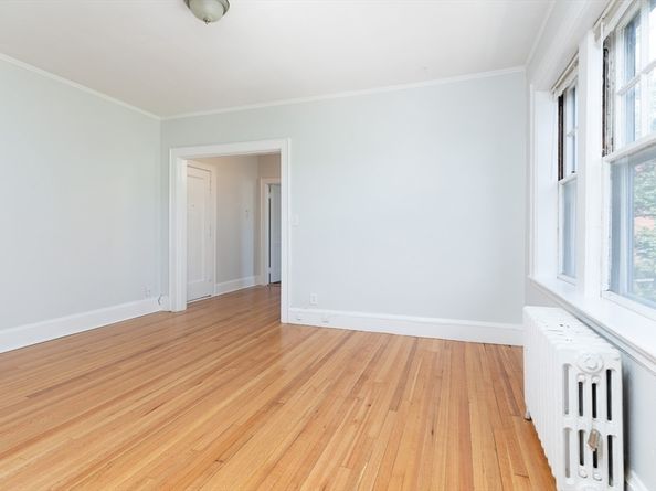 22 Concord Ave 10, Cambridge MA 02138