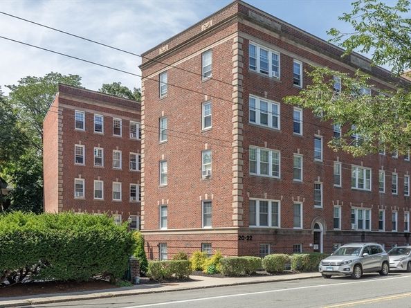 22 Concord Ave 10, Cambridge MA 02138