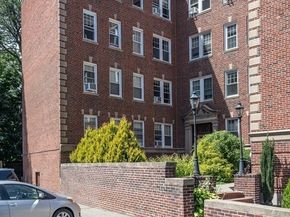 22 Concord Ave 10, Cambridge MA 02138