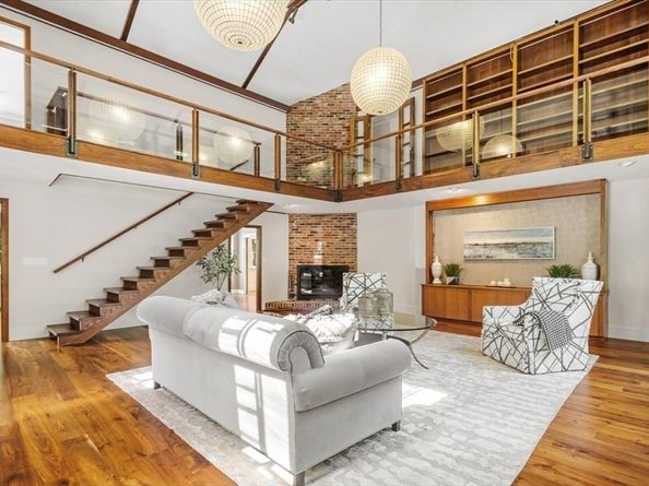8 Evergreen Lane, Hingham MA 02043