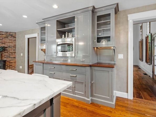 8 Evergreen Lane, Hingham MA 02043