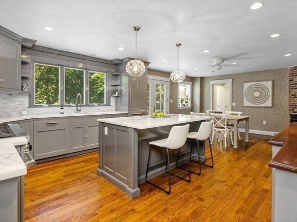 8 Evergreen Lane, Hingham MA 02043