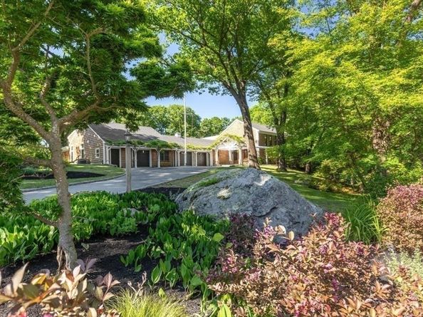8 Evergreen Lane, Hingham MA 02043