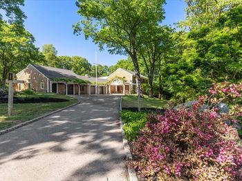8 Evergreen Lane