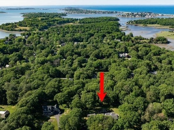 8 Evergreen Lane, Hingham MA 02043