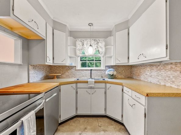 16 Highland Avenue, Holden MA 01520