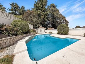 5 Blueberry Ln, Stoneham MA 02180