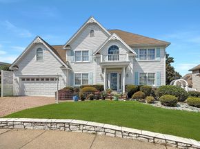 5 Blueberry Ln, Stoneham MA 02180