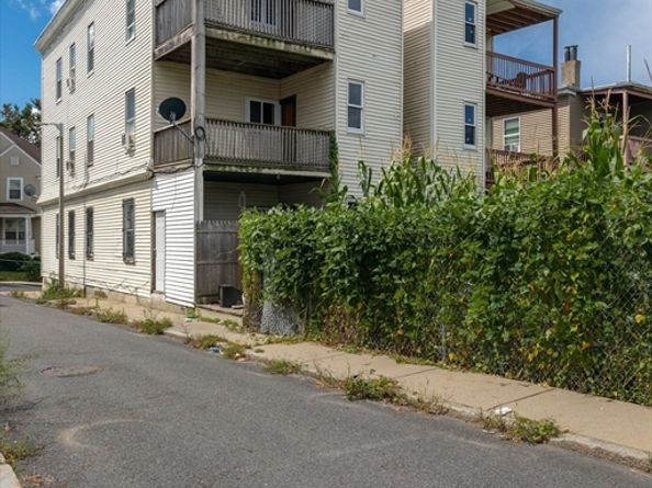 21 Dean St, Boston MA 02125