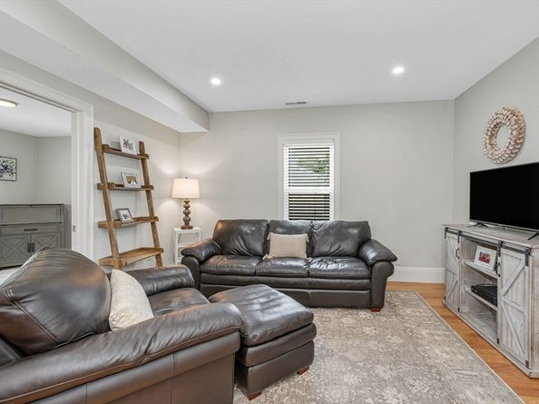 6 Nelly St 1, Wakefield MA 01880