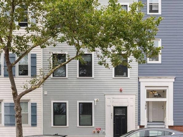 391 Bunker Hill St PH, Boston MA 02129