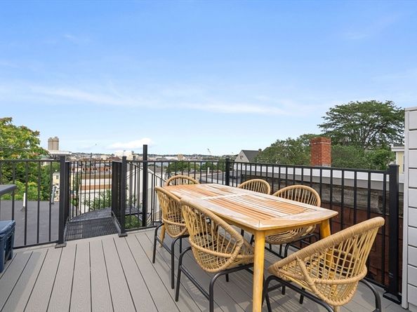 391 Bunker Hill St PH, Boston MA 02129