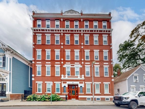 309-311 Emerson St 8, Boston MA 02127