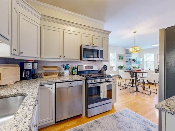309-311 Emerson St 8, Boston MA 02127