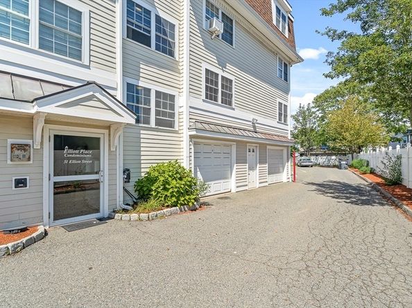 31 Elliott St 2B, Beverly MA 01915