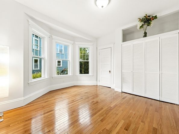 48 Harvard St 1, Newton MA 02460