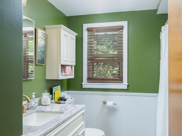 93 Longmeadow Ave, Worcester MA 01606