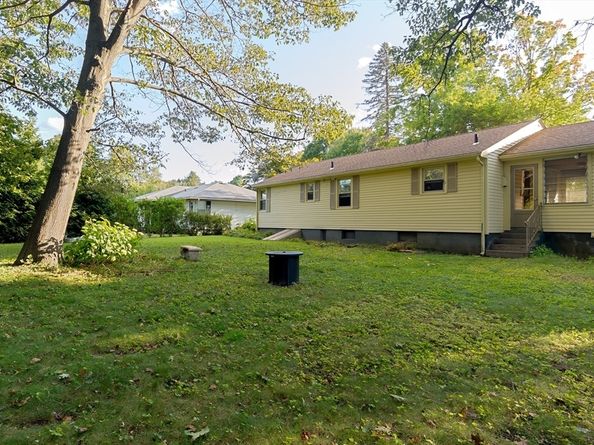 93 Longmeadow Ave, Worcester MA 01606
