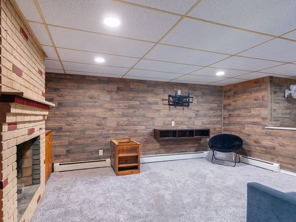 93 Longmeadow Ave, Worcester MA 01606