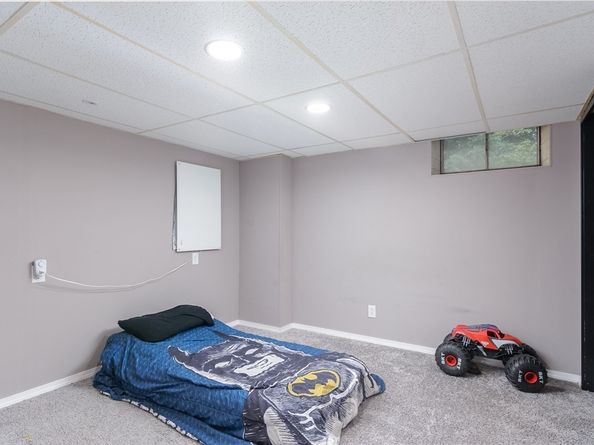 93 Longmeadow Ave, Worcester MA 01606