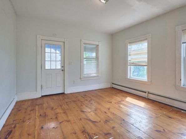 34 Garnet St, Fitchburg MA 01420
