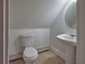 34 Garnet St, Fitchburg MA 01420