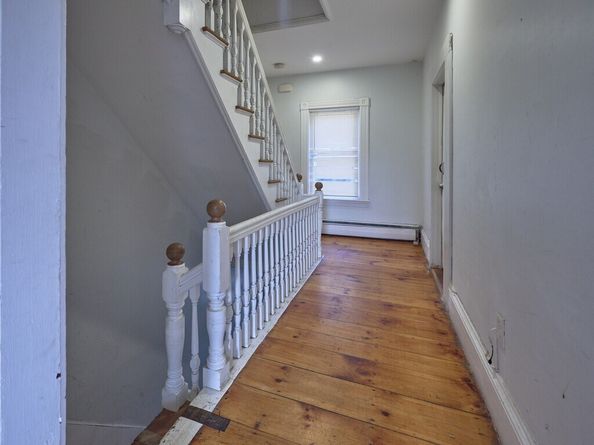34 Garnet St, Fitchburg MA 01420