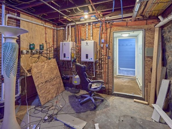 34 Garnet St, Fitchburg MA 01420