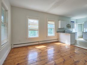 34 Garnet St, Fitchburg MA 01420