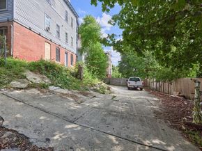 34 Garnet St, Fitchburg MA 01420