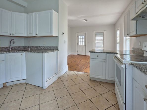 34 Garnet St, Fitchburg MA 01420