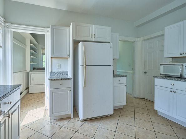 34 Garnet St, Fitchburg MA 01420