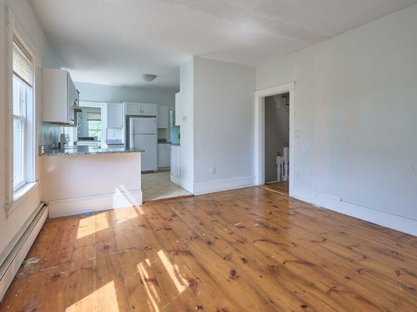 34 Garnet St, Fitchburg MA 01420
