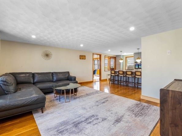 26 Spencer Ave, Saugus MA 01906