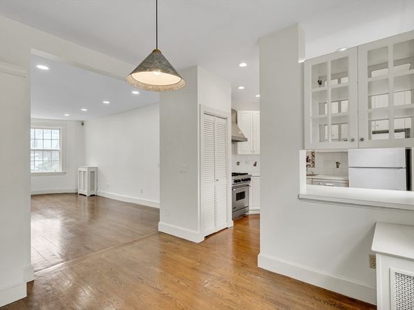 141 Beaconsfield Rd 6, Brookline MA 02445