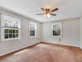50 Hartford Ave E, Mendon MA 01756