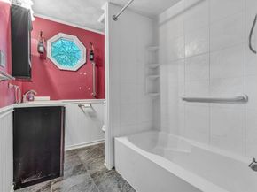 50 Hartford Ave E, Mendon MA 01756